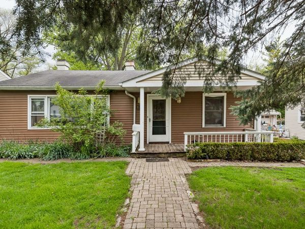 146 S Archer Avenue , Mundelein, IL 60060