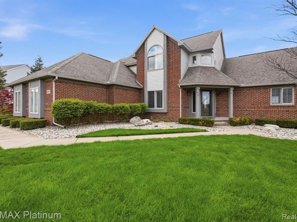 9167 Rotondo Drive , Hartland Twp, MI 48855