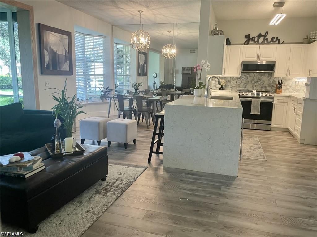56 Silver Oaks Cir, Unit 102, Naples, FL 34119 Photo