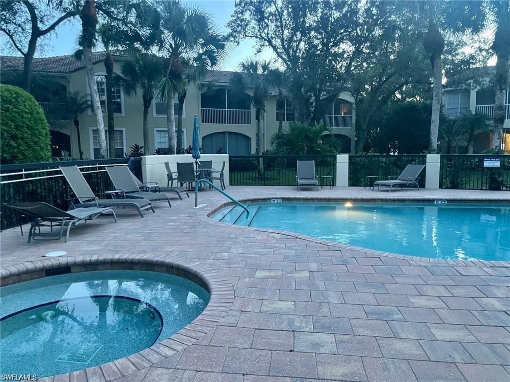 56 Silver Oaks Cir, Unit 102, Naples, FL 34119 Photo