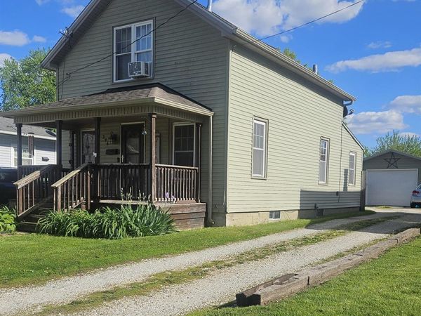 394 W MAPLE Street, Canton, IL 61520
