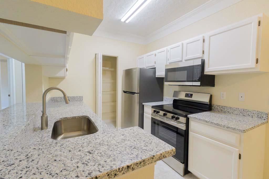 11521 Villa Grand, Unit 911, Fort Myers, FL 33913 Photo