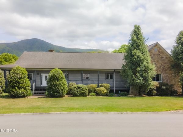 3938 Katy Hollar Rd, Sevierville, TN 37862