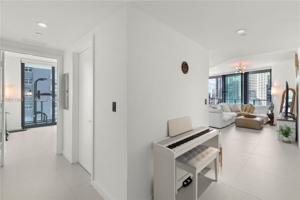 1300 S Miami Ave , Unit 2001, Miami, FL 33130 Photo