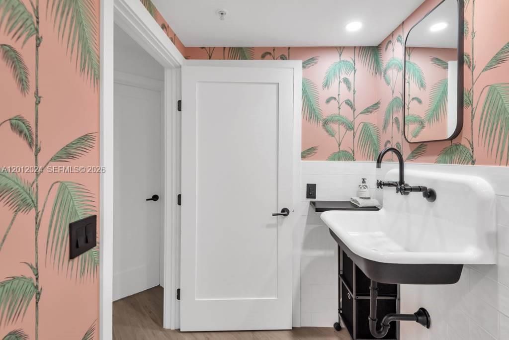 1 Century Ln , Unit 402, Miami Beach, FL 33139 Photo