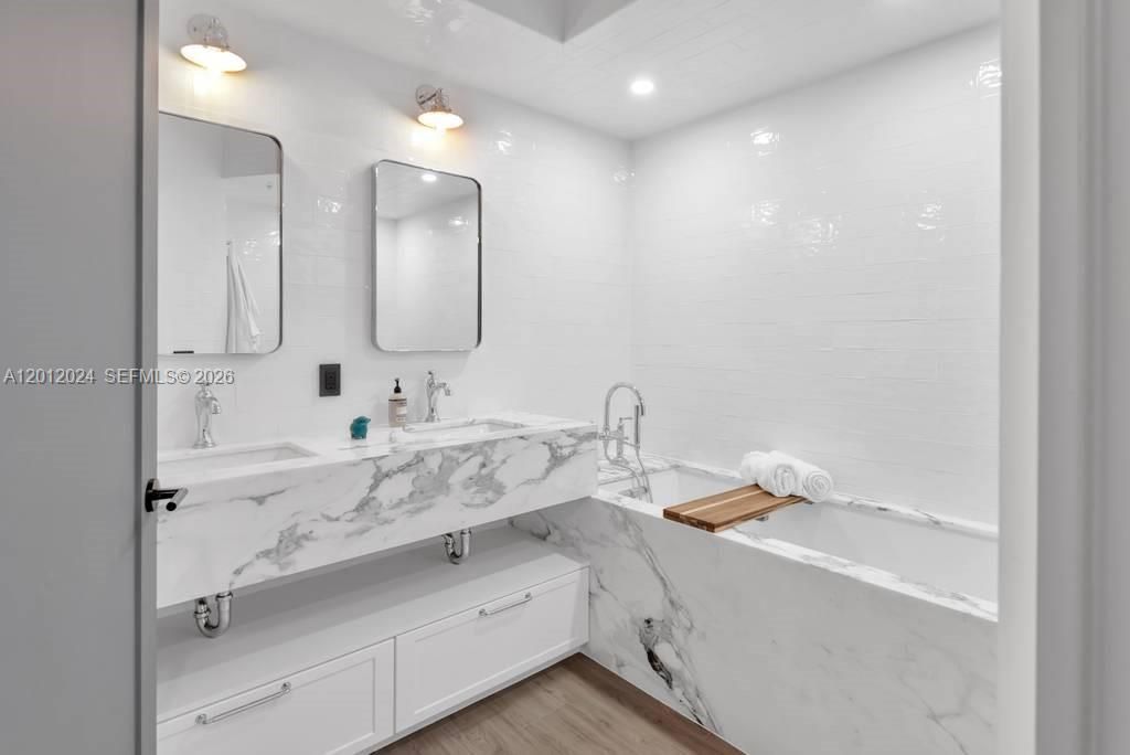 1 Century Ln , Unit 402, Miami Beach, FL 33139 Photo