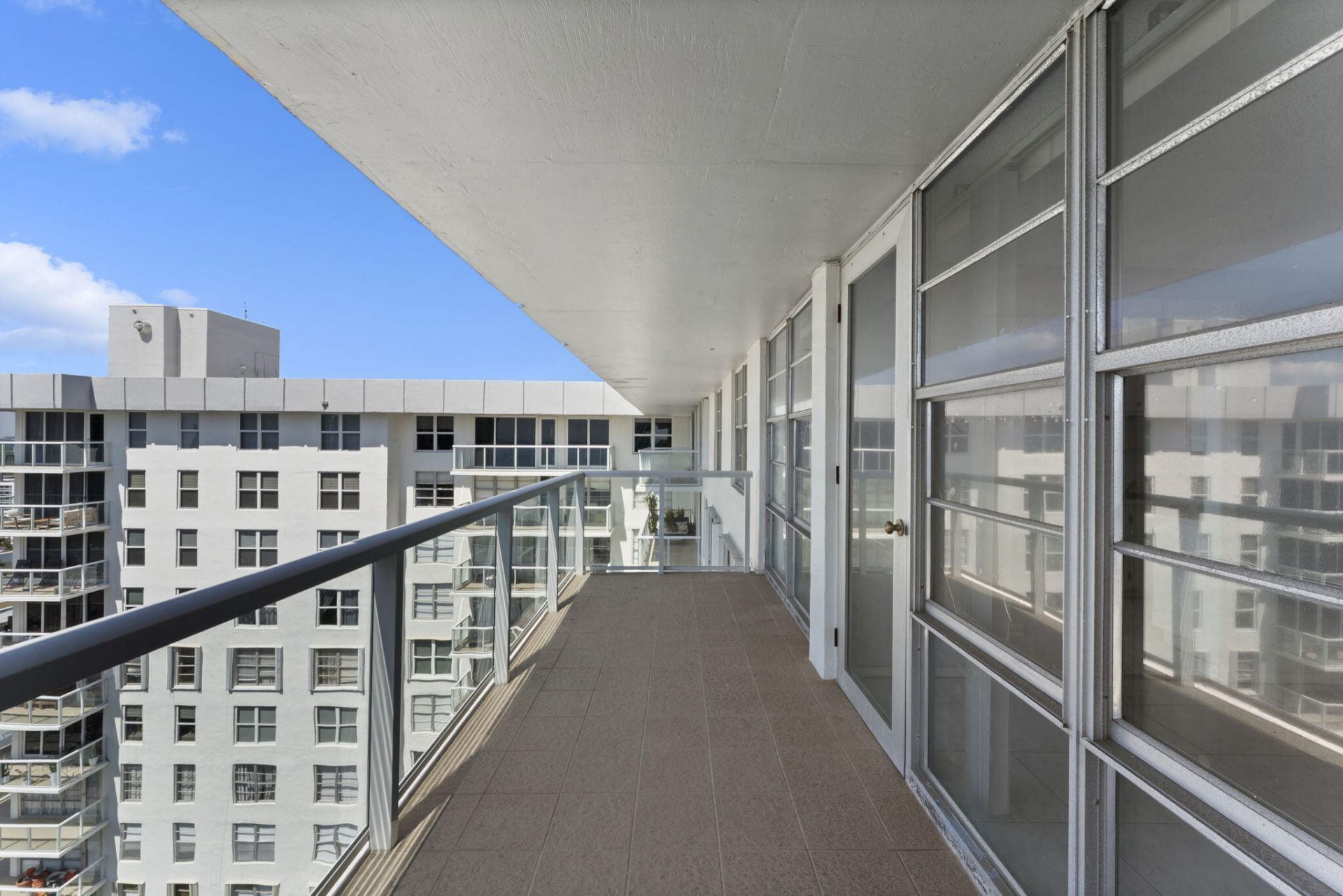230 174th Street, Unit 2402, Sunny Isles Beach, FL 33160 Photo