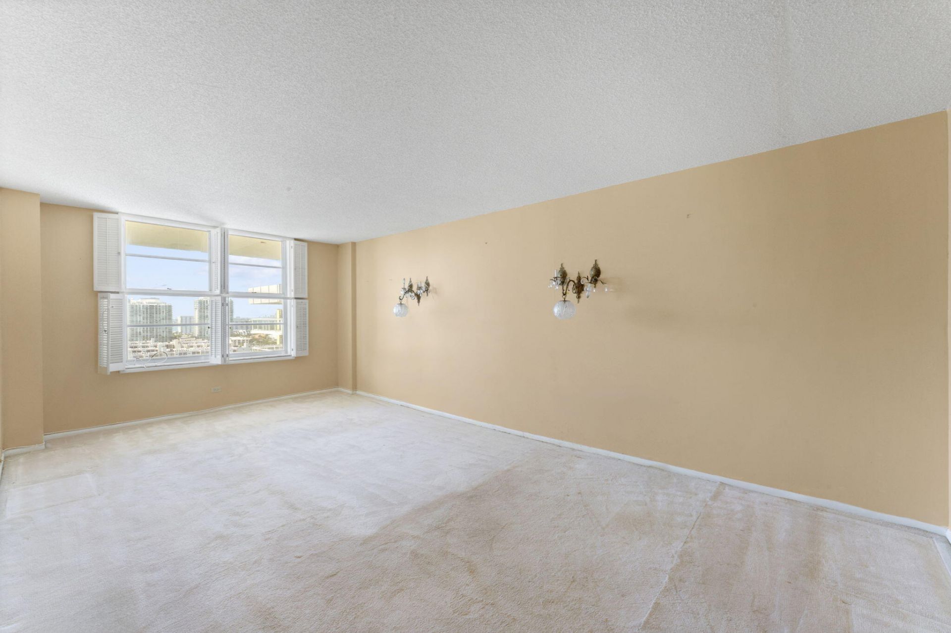 230 174th Street, Unit 2402, Sunny Isles Beach, FL 33160 Photo
