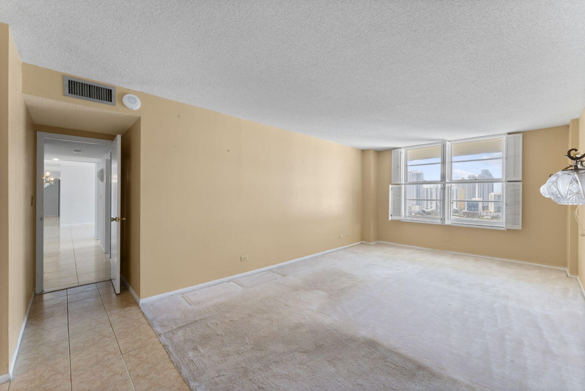 230 174th Street, Unit 2402, Sunny Isles Beach, FL 33160 Photo