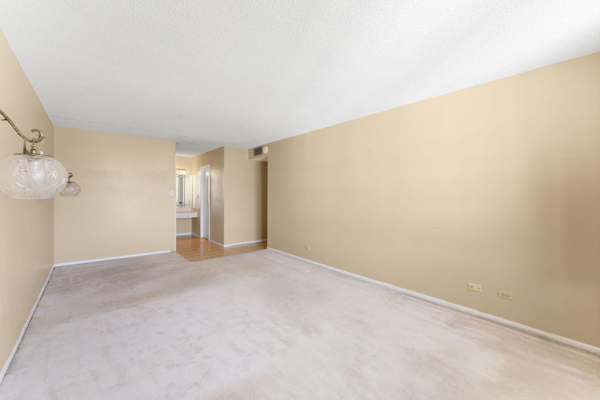 230 174th Street, Unit 2402, Sunny Isles Beach, FL 33160 Photo