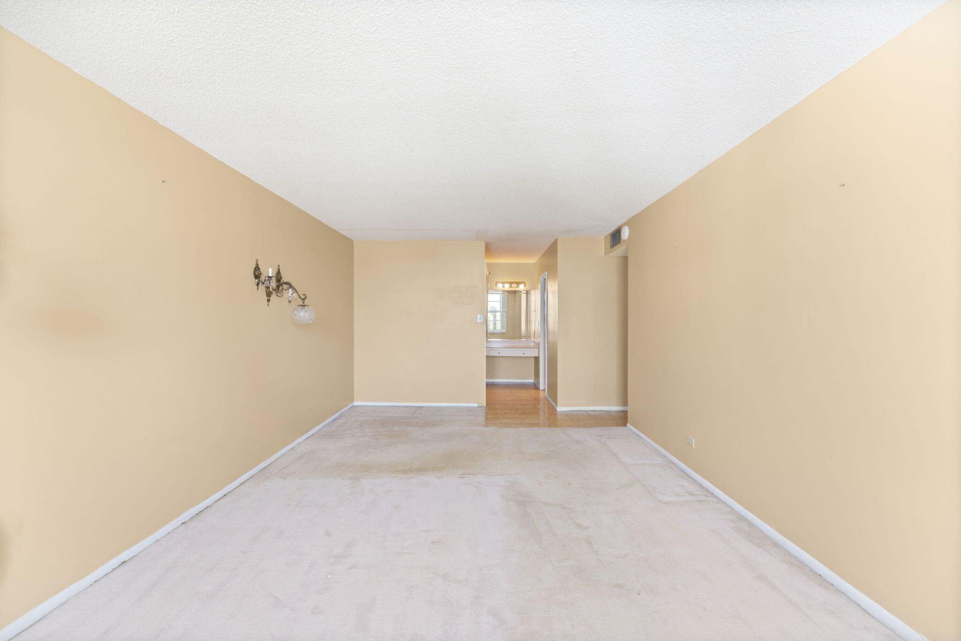 230 174th Street, Unit 2402, Sunny Isles Beach, FL 33160 Photo