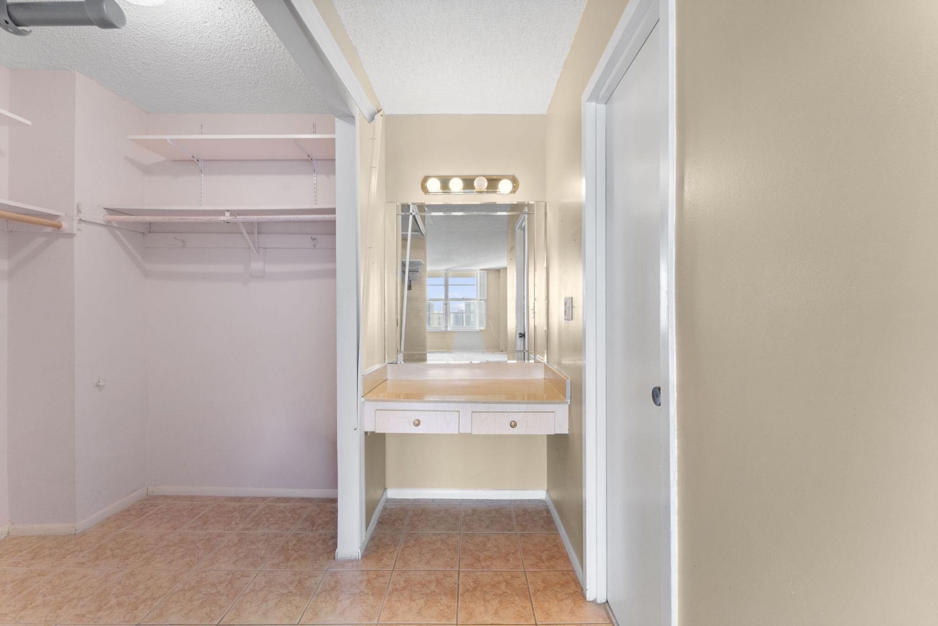 230 174th Street, Unit 2402, Sunny Isles Beach, FL 33160 Photo