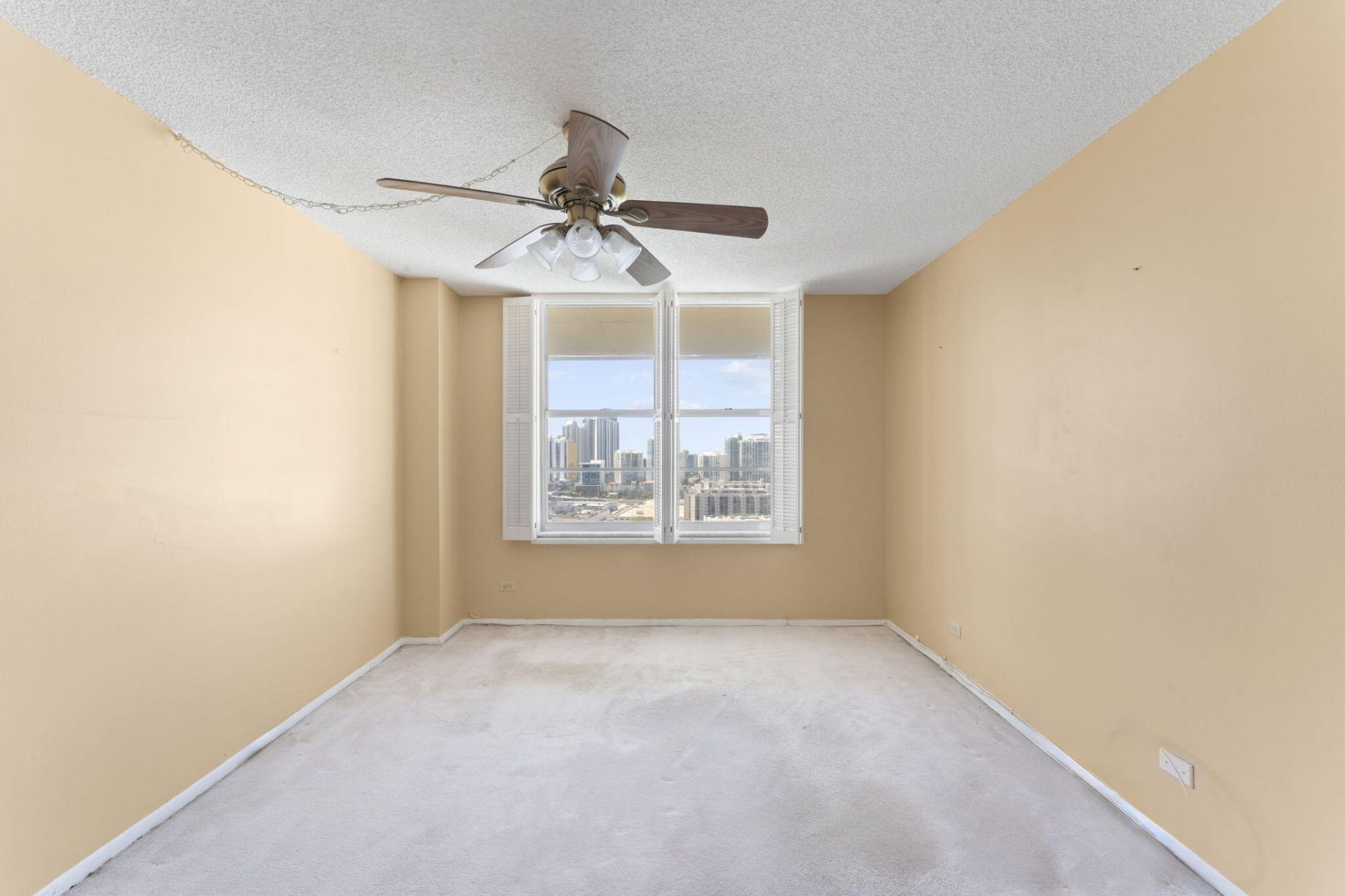 230 174th Street, Unit 2402, Sunny Isles Beach, FL 33160 Photo
