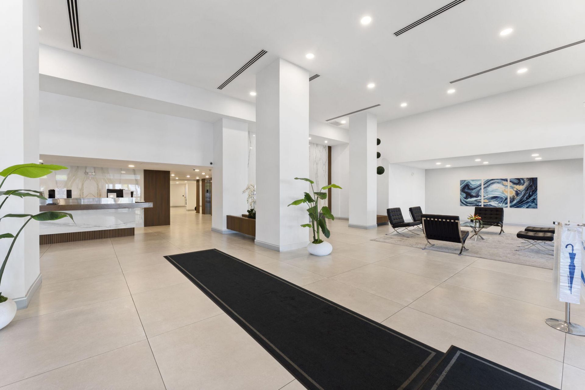 230 174th Street, Unit 2402, Sunny Isles Beach, FL 33160 Photo
