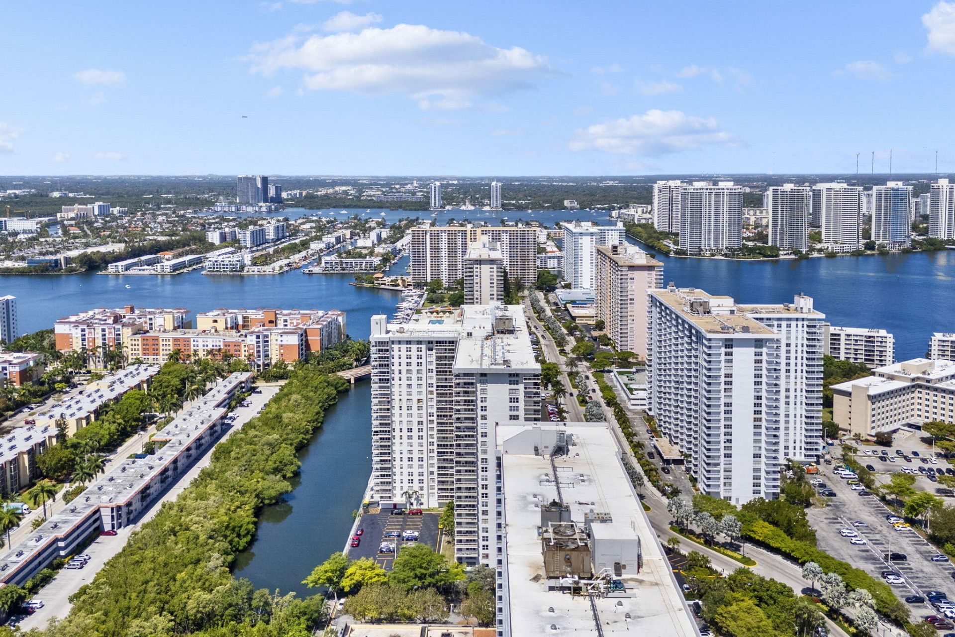 230 174th Street, Unit 2402, Sunny Isles Beach, FL 33160 Photo