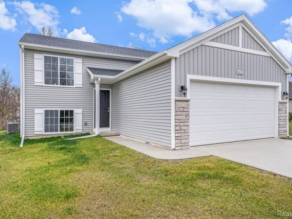 2297 Plum Tree Court, Burton, MI 48519