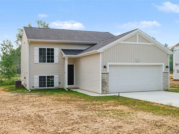 2297 Plum Tree Court, Burton, MI 48519