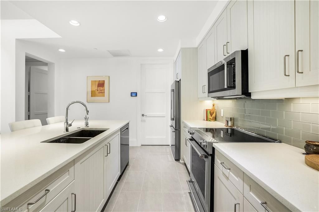1035 3rd Ave S, Unit 215, Naples, FL 34102 Photo