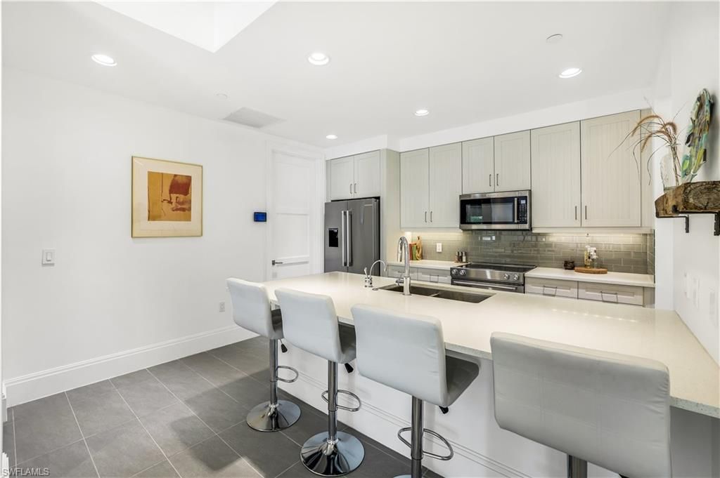 1035 3rd Ave S, Unit 215, Naples, FL 34102 Photo