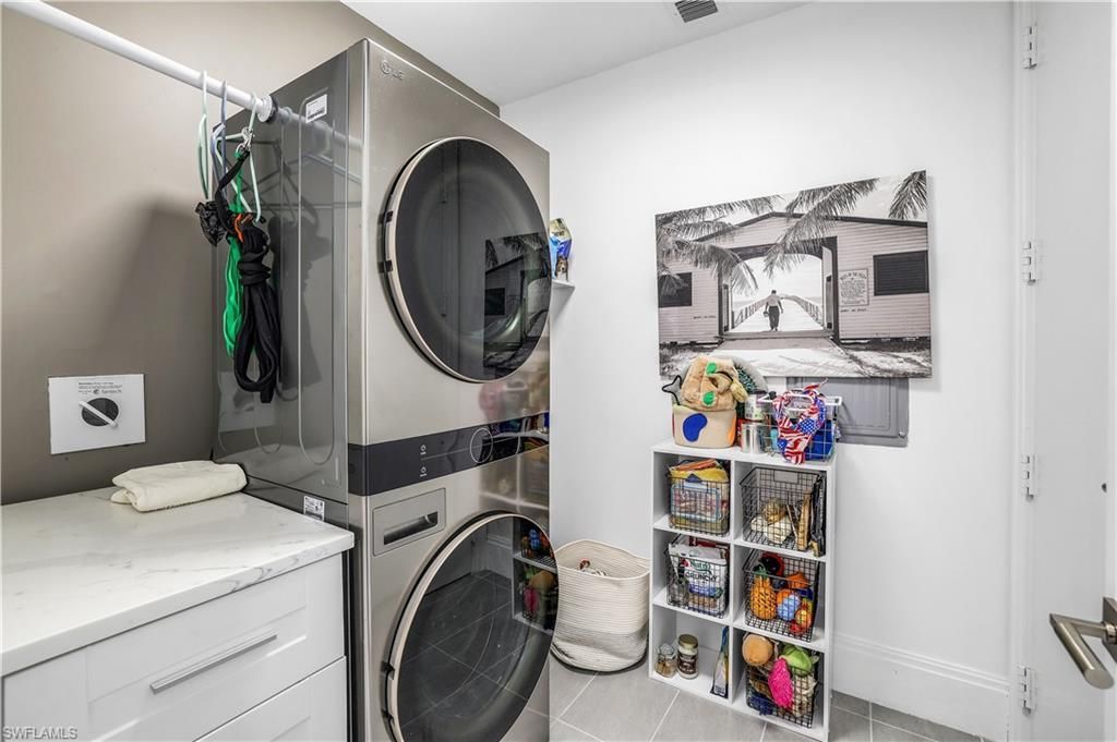 1035 3rd Ave S, Unit 215, Naples, FL 34102 Photo