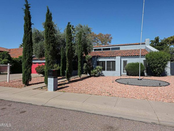 8444 N 7TH Avenue, Phoenix, AZ 85021