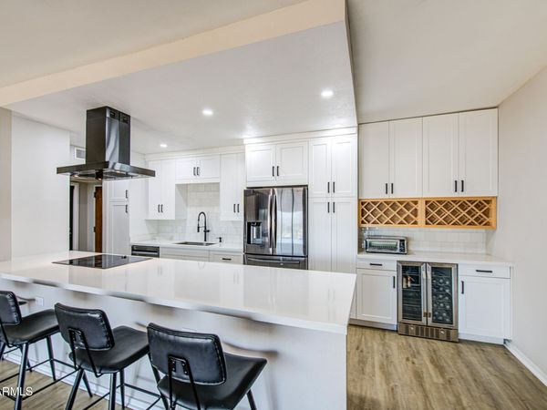 207 W CLARENDON Avenue, Unit 14A, Phoenix, AZ 85013