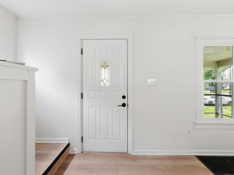 2584 Eakin Road, Columbus, OH 43204 Photo 3