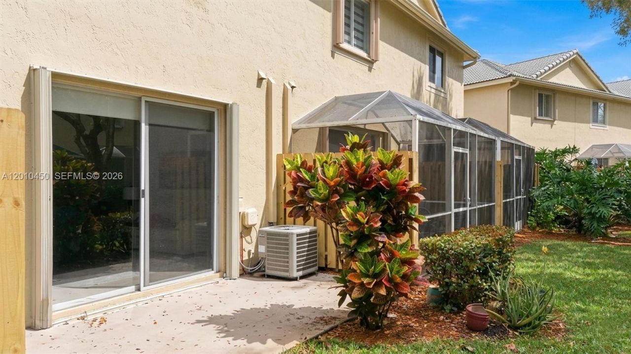 2132 Bahia Ln, Weston, FL 33327 Photo
