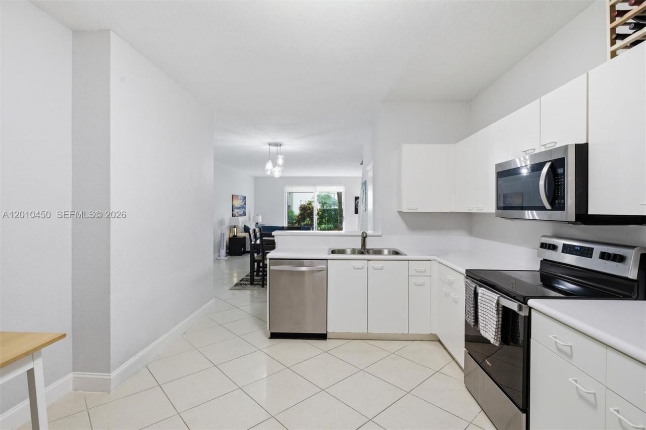 2132 Bahia Ln, Weston, FL 33327 Photo