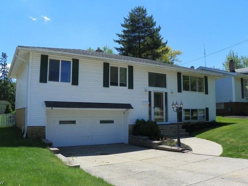 3327 Nottingham Drive , Parma, OH 44134 Photo 1