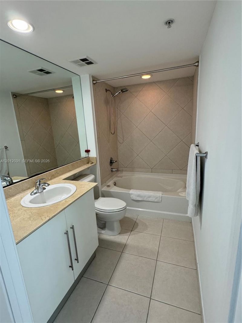 335 S Biscayne Blvd, Unit 2900, Miami, FL 33131 Photo