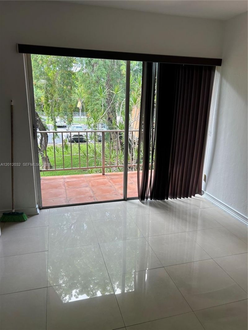 9445 SW 76th St, Unit U6, Miami, FL 33173 Photo