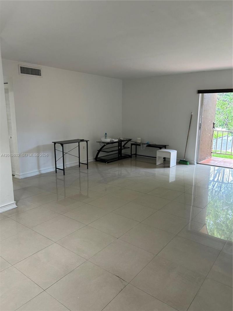 9445 SW 76th St, Unit U6, Miami, FL 33173 Photo