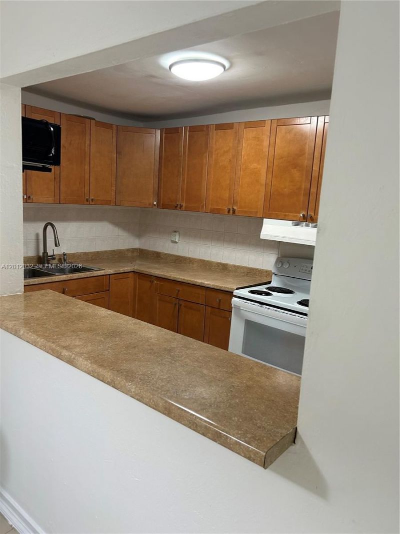 9445 SW 76th St, Unit U6, Miami, FL 33173 Photo