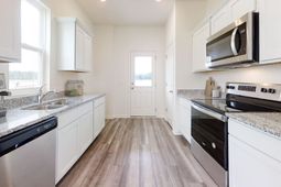 140 Admiral St photo 4