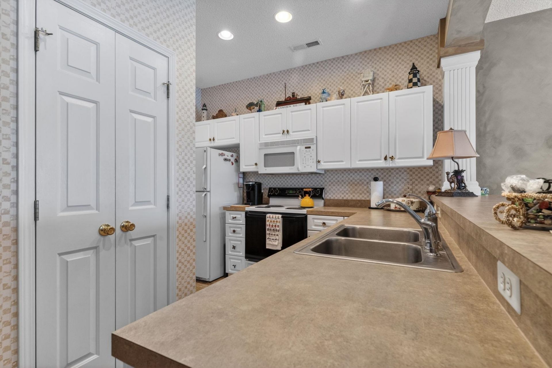 4609 Lightkeepers Way Photo 12