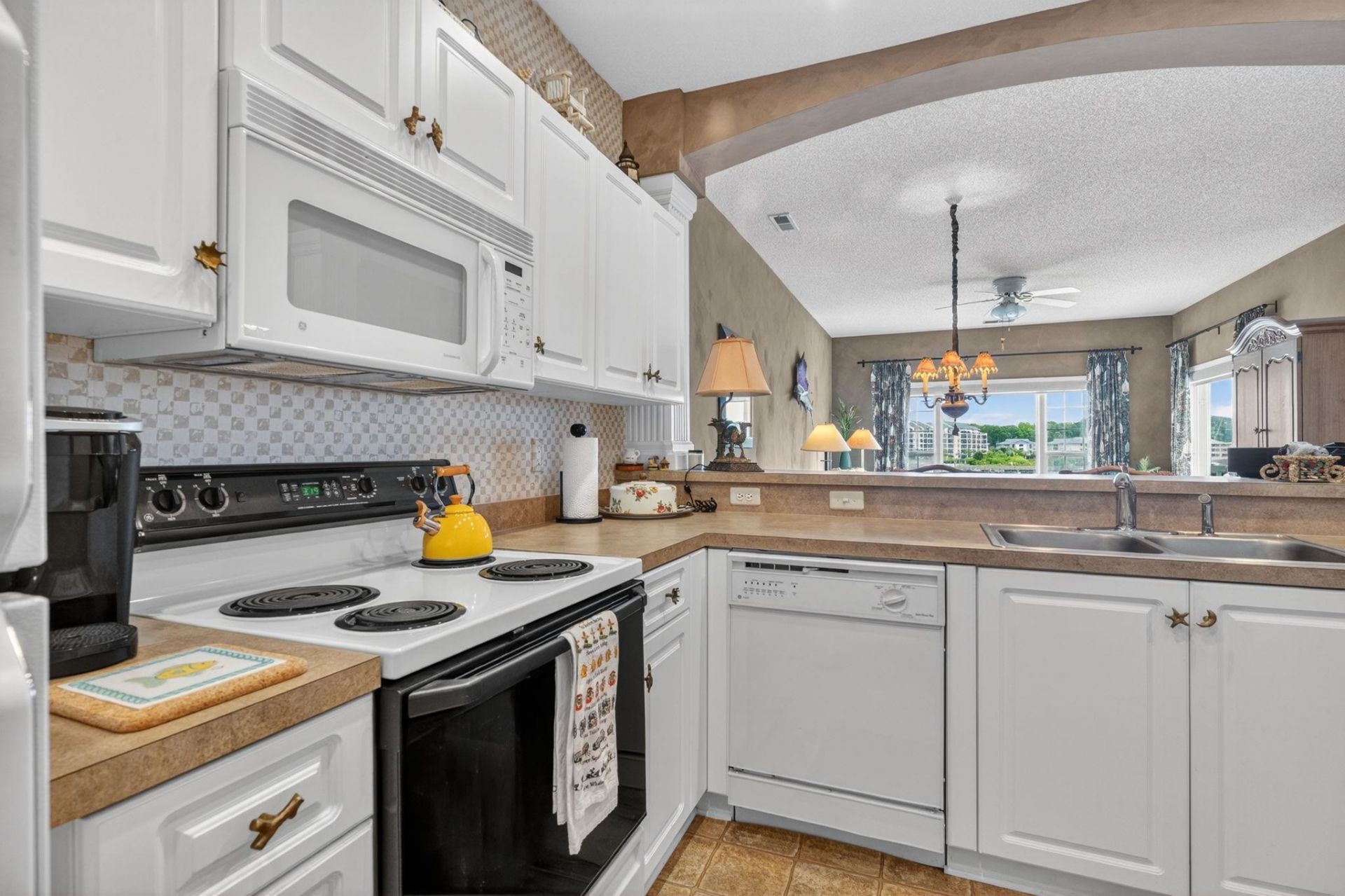 4609 Lightkeepers Way Photo 16
