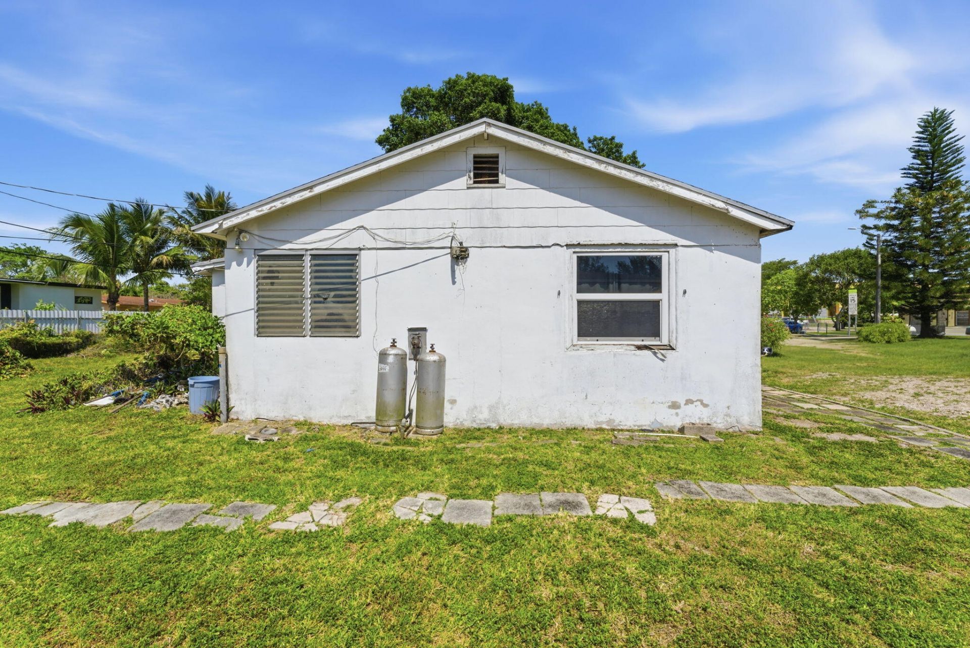 1129 NW 105th Street, Miami, FL 33150 Photo