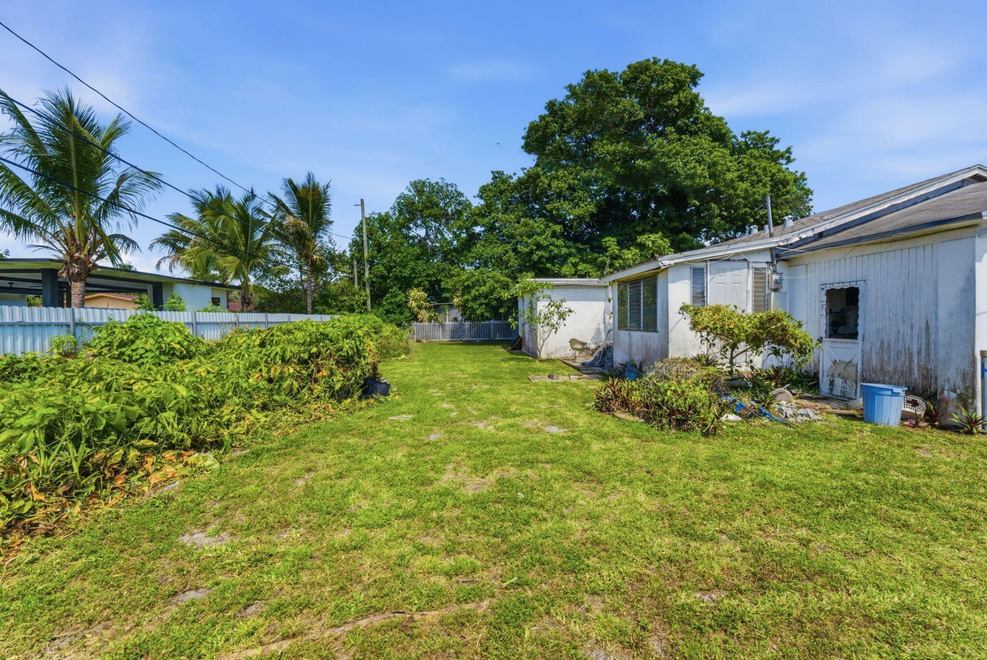 1129 NW 105th Street, Miami, FL 33150 Photo