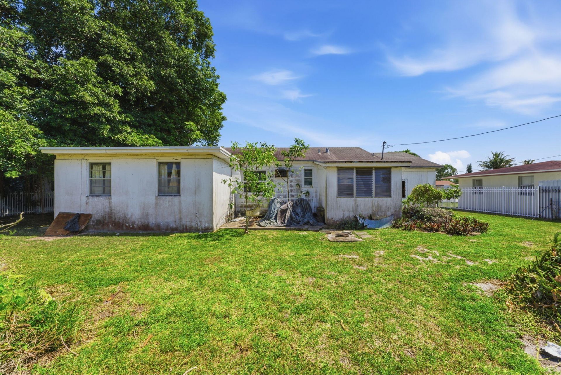1129 NW 105th Street, Miami, FL 33150 Photo