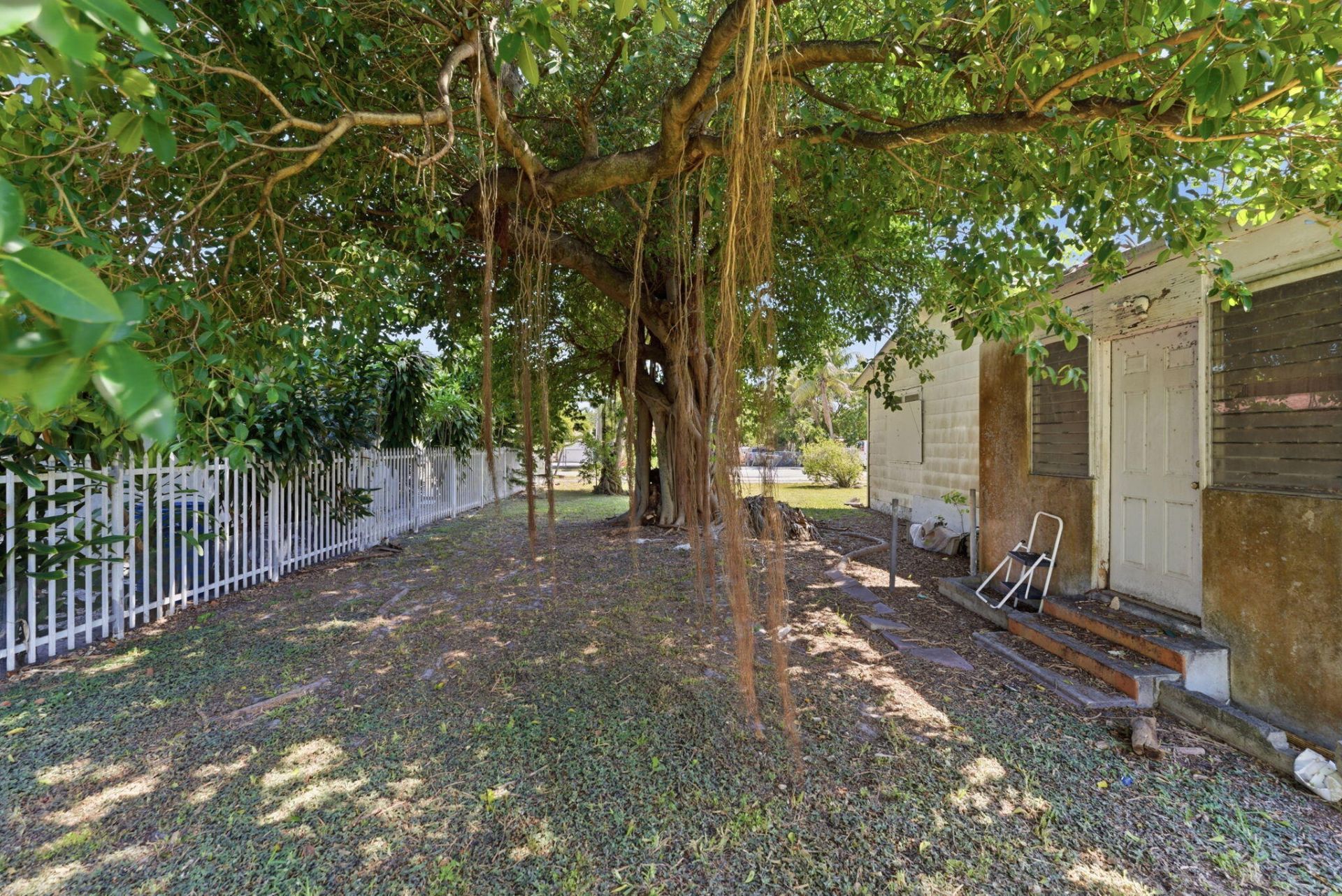 1129 NW 105th Street, Miami, FL 33150 Photo