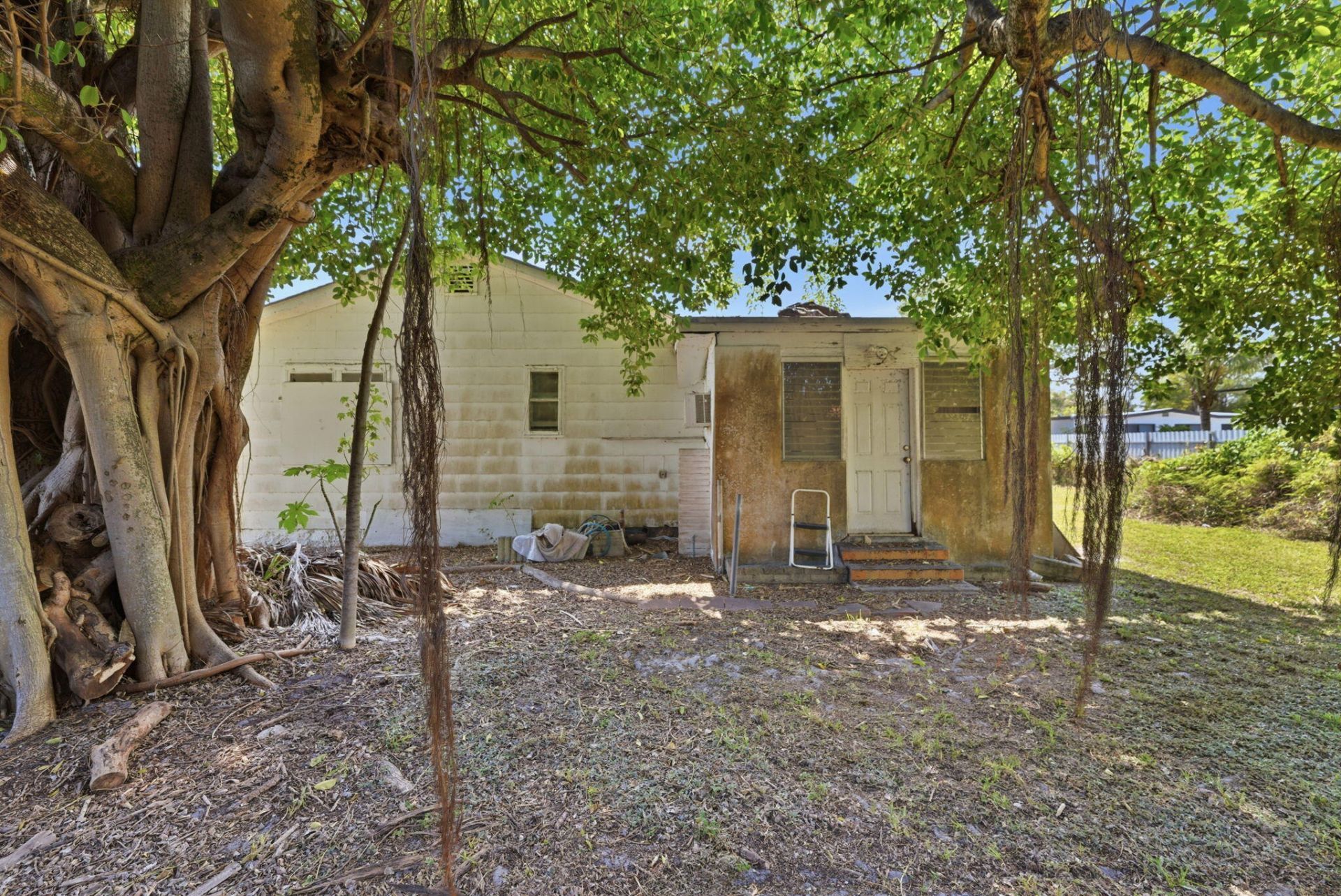 1129 NW 105th Street, Miami, FL 33150 Photo