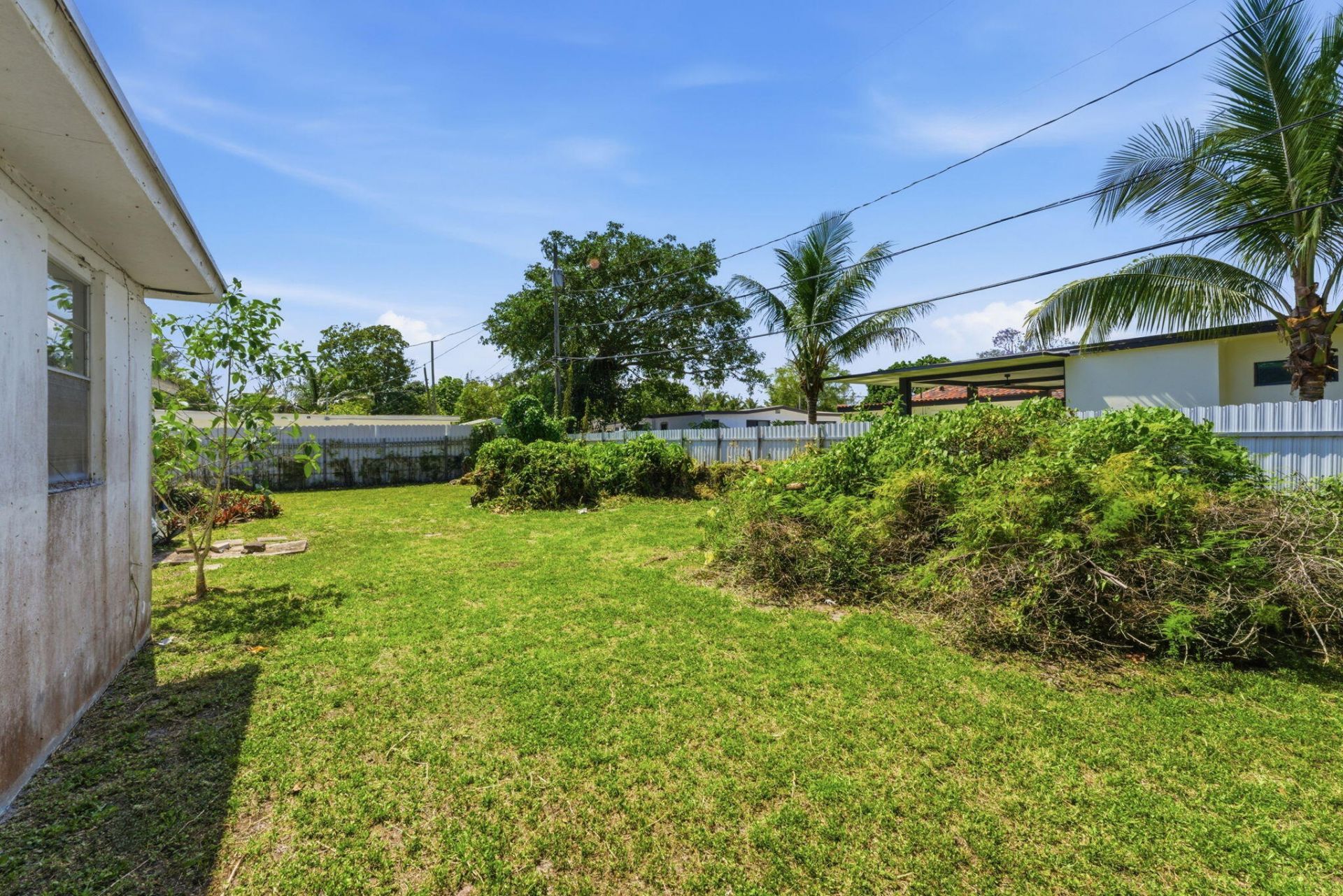 1129 NW 105th Street, Miami, FL 33150 Photo