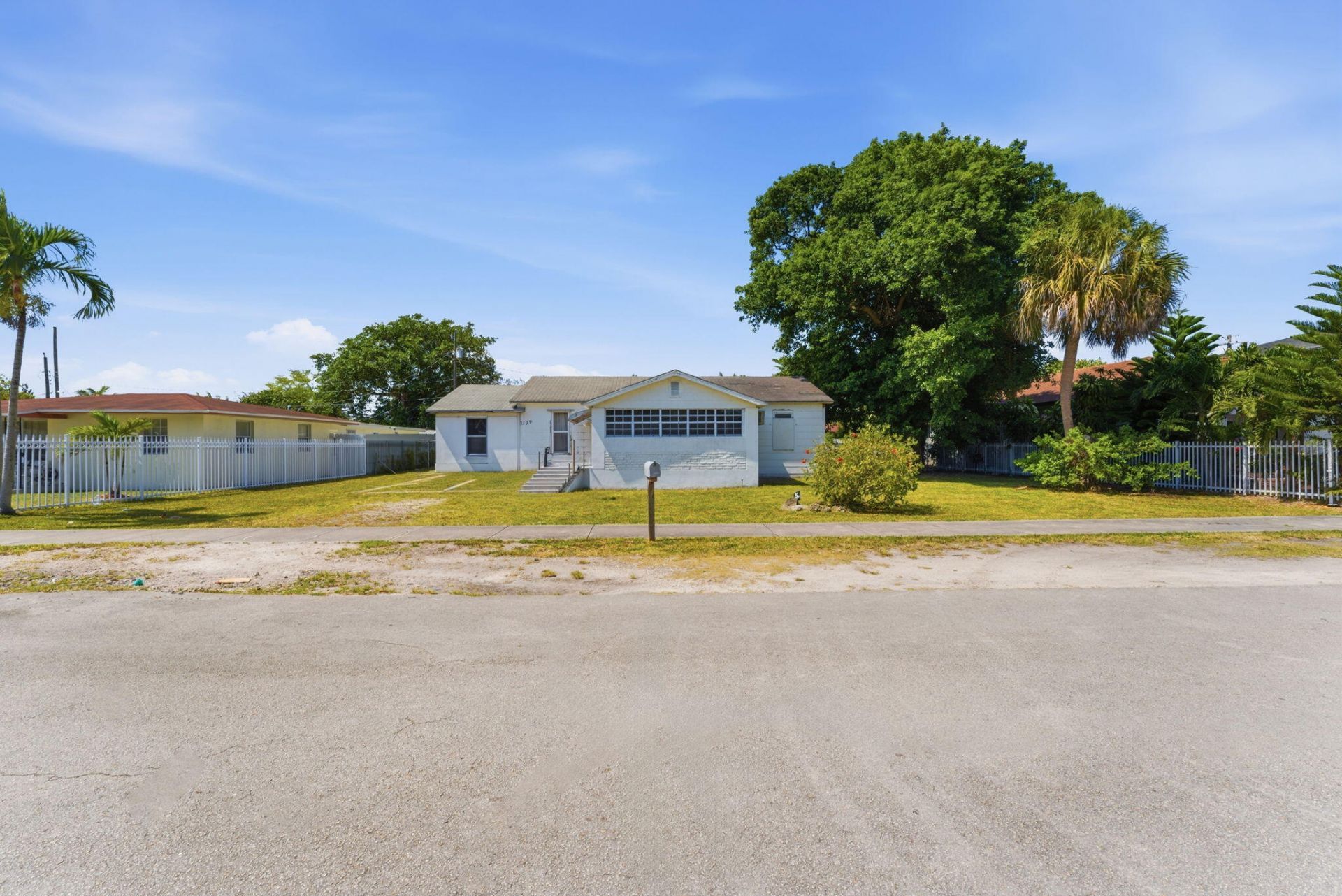 1129 NW 105th Street, Miami, FL 33150 Photo