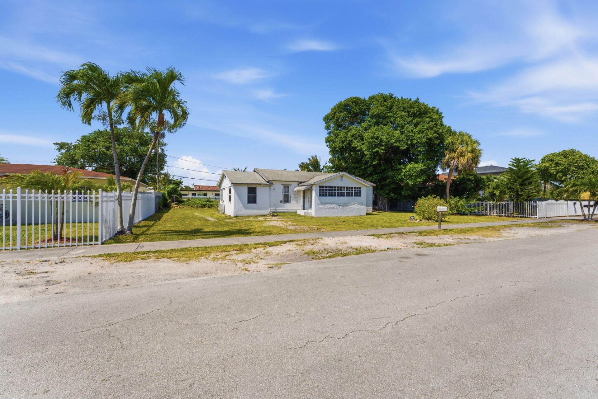 1129 NW 105th Street, Miami, FL 33150 Photo
