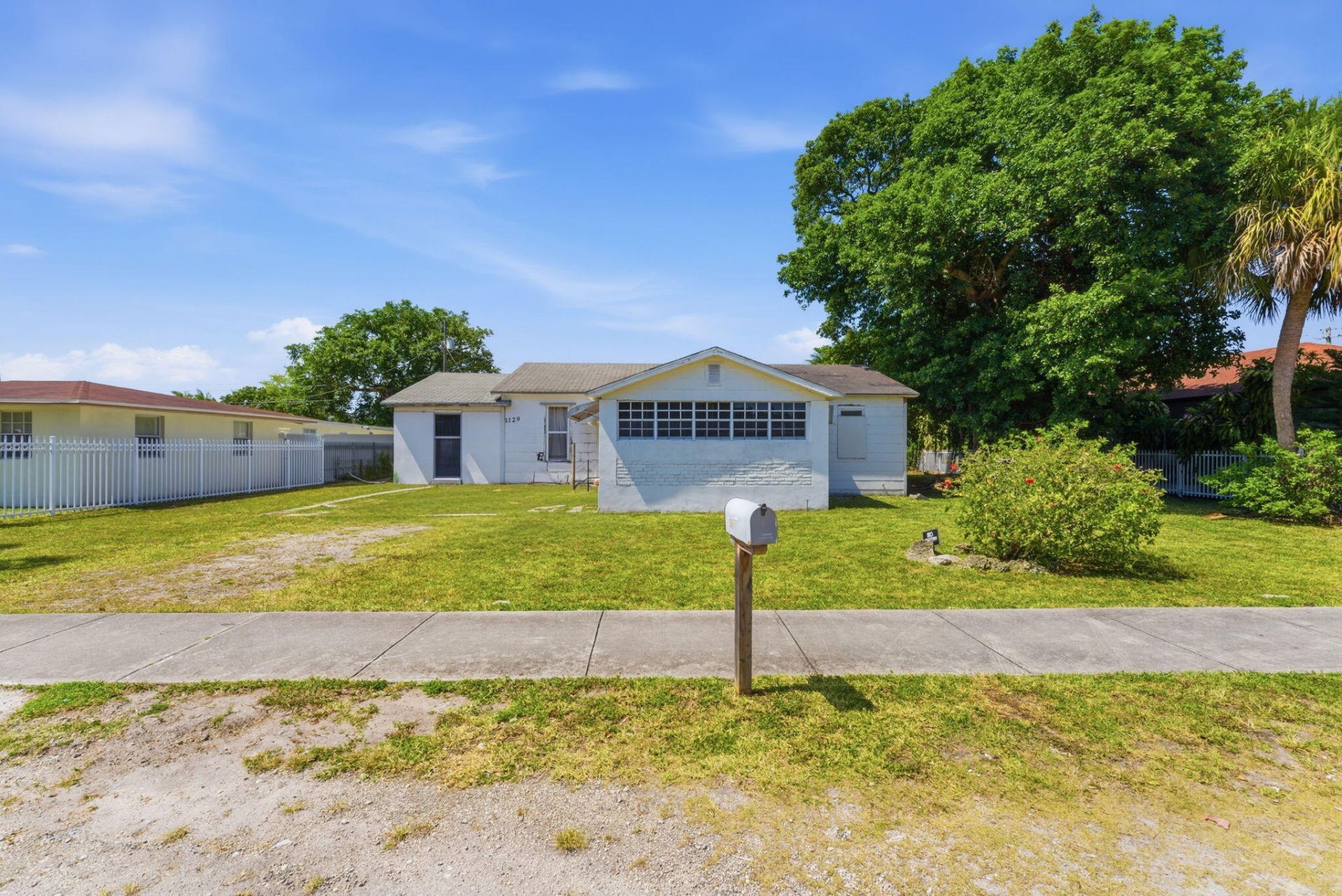 1129 NW 105th Street, Miami, FL 33150 Photo