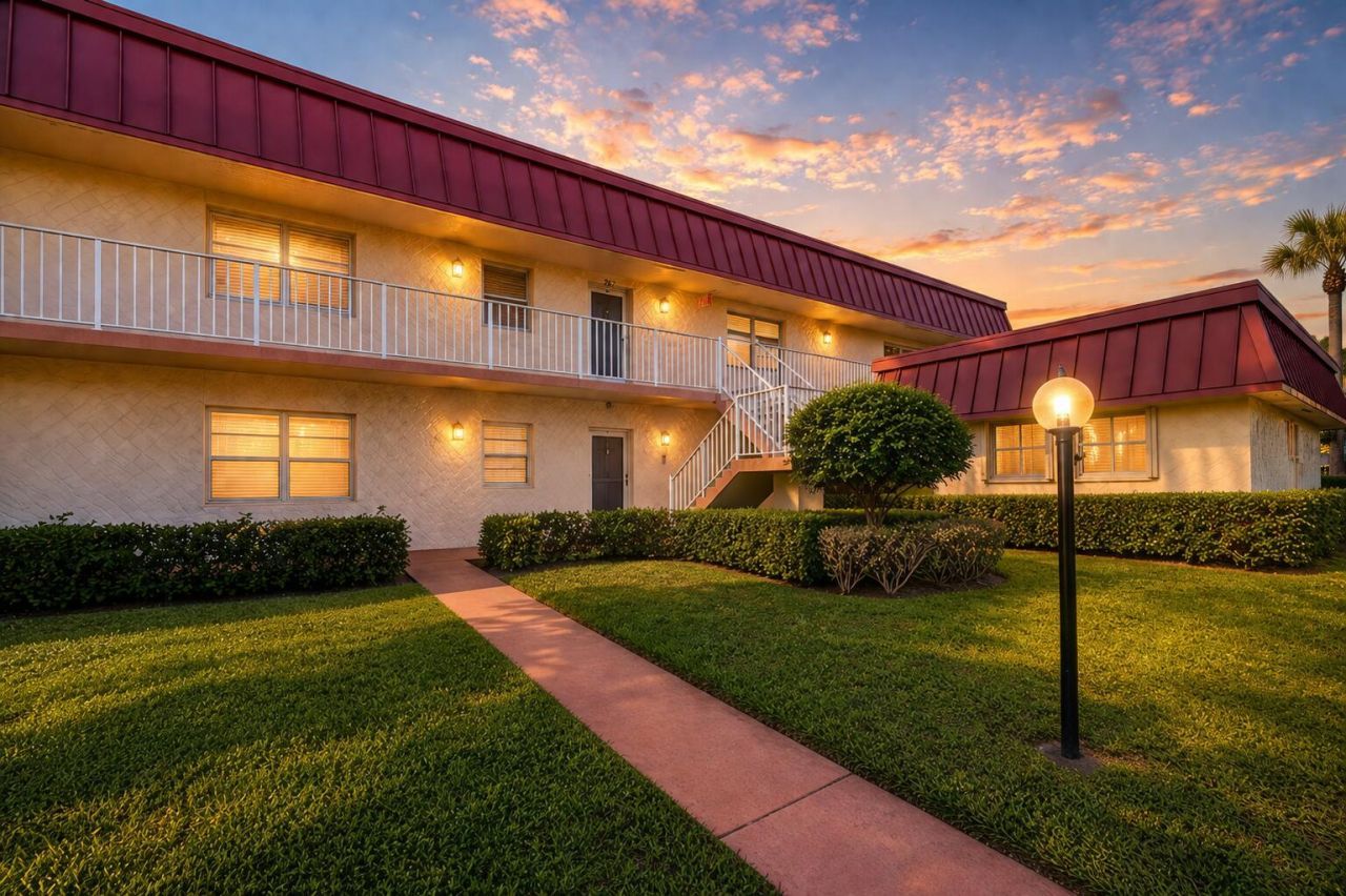 12012 Greenway Circle S, Unit 209, Royal Palm Beach, FL 33411 Photo