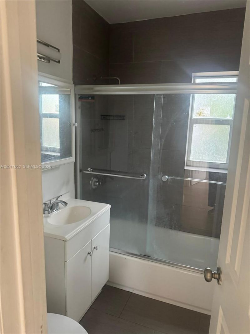 411 NW 106th St, Miami, FL 33150 Photo