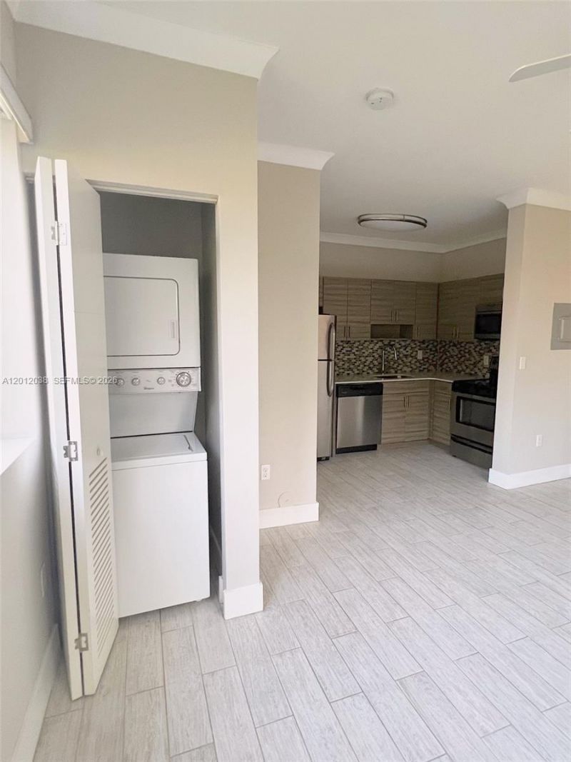 115 Menores Ave, Unit 3, Coral Gables, FL 33134 Photo