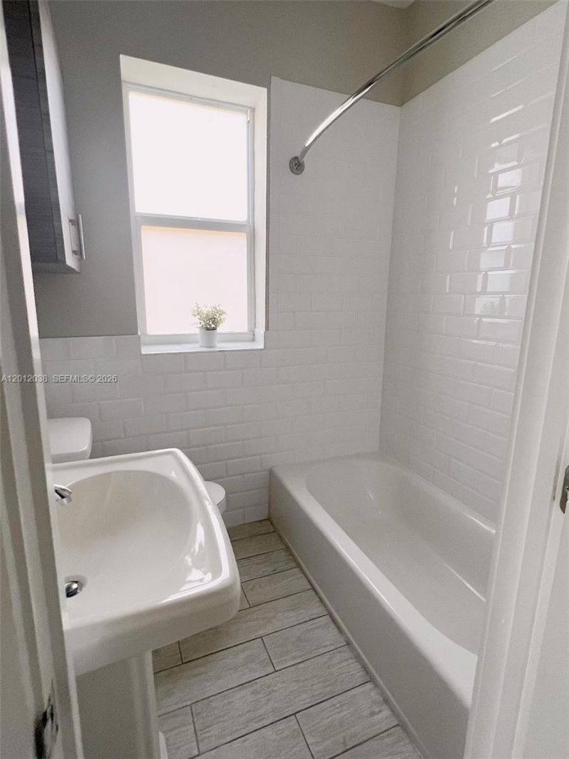 115 Menores Ave, Unit 3, Coral Gables, FL 33134 Photo